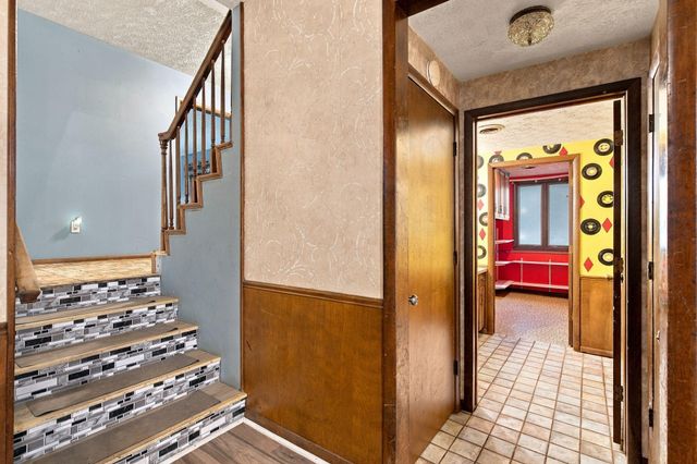 2924 S Chambery Avenue, Springfield, MO 65804