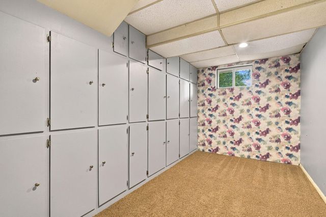 2924 S Chambery Avenue, Springfield, MO 65804