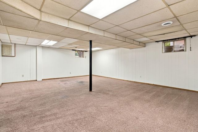 2924 S Chambery Avenue, Springfield, MO 65804