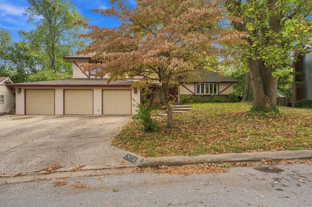 2924 S Chambery Avenue, Springfield, MO 65804