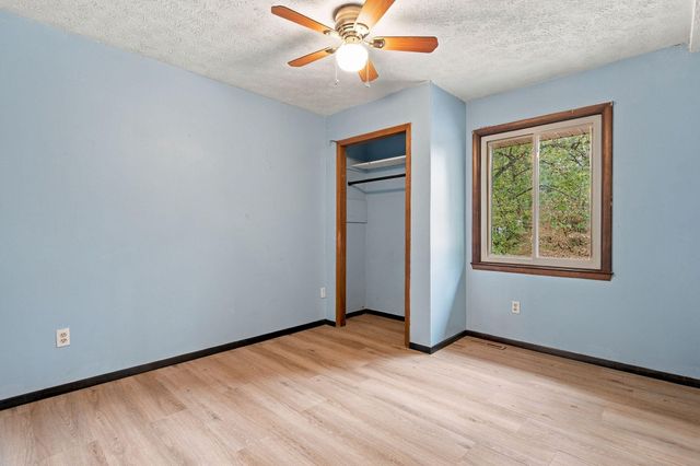 2924 S Chambery Avenue, Springfield, MO 65804