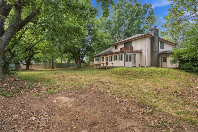 2924 S Chambery Avenue, Springfield, MO 65804