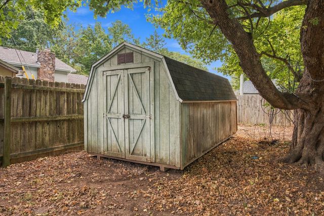 2924 S Chambery Avenue, Springfield, MO 65804