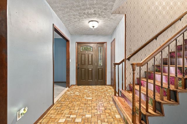 2924 S Chambery Avenue, Springfield, MO 65804