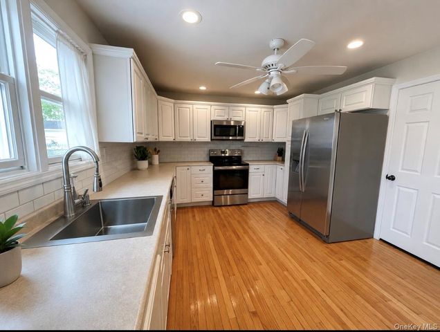7 Bay Street, Center Moriches, NY 11934