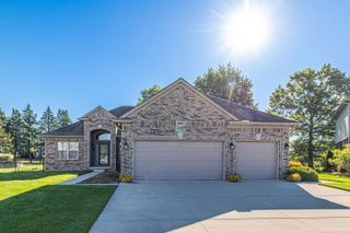29693 LOCKWOOD Court, Chesterfield Twp, MI 48051