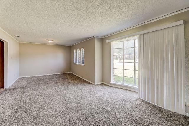 1021 Shadywood Lane, Desoto, TX 75115