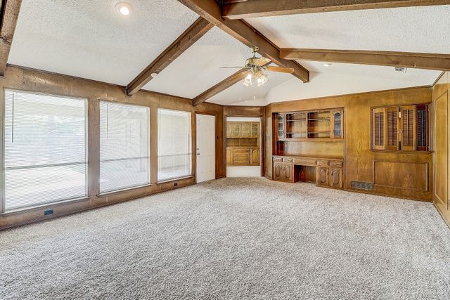 1021 Shadywood Lane, Desoto, TX 75115