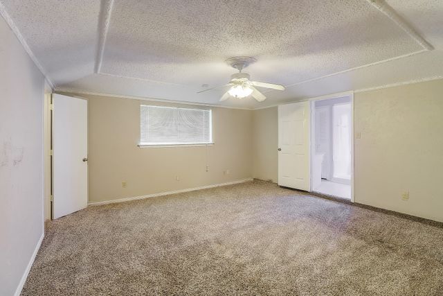 1021 Shadywood Lane, Desoto, TX 75115