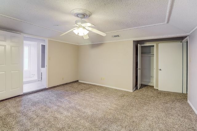 1021 Shadywood Lane, Desoto, TX 75115