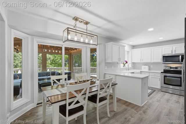 7829 Hillside Lakes Drive, Hamburg Township, MI 48116