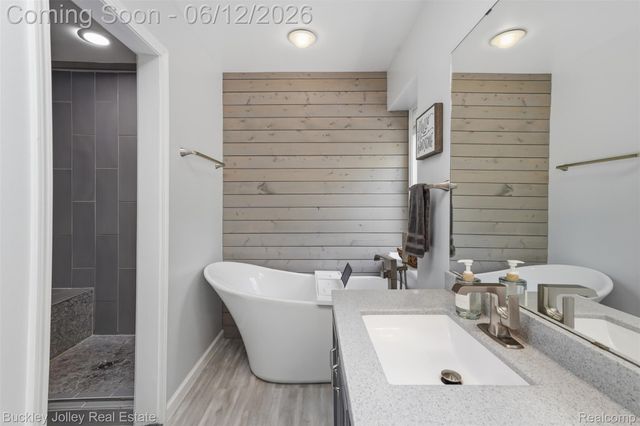7829 Hillside Lakes Drive, Hamburg Township, MI 48116