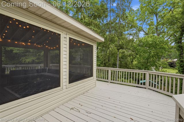 7829 Hillside Lakes Drive, Hamburg Township, MI 48116