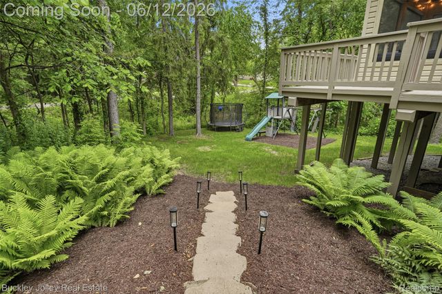7829 Hillside Lakes Drive, Hamburg Township, MI 48116