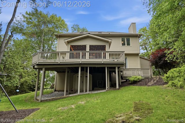 7829 Hillside Lakes Drive, Hamburg Township, MI 48116