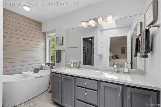 7829 Hillside Lakes Drive, Hamburg Township, MI 48116
