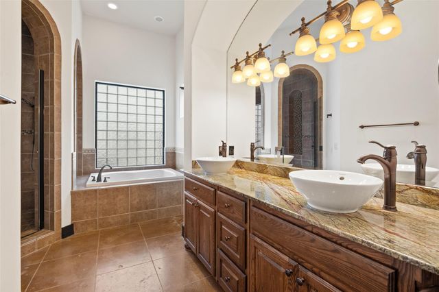 1310 Minnie DR, Austin, TX 78732