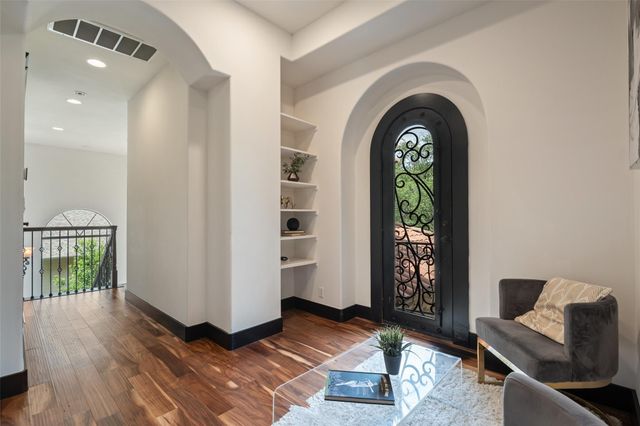 1310 Minnie DR, Austin, TX 78732