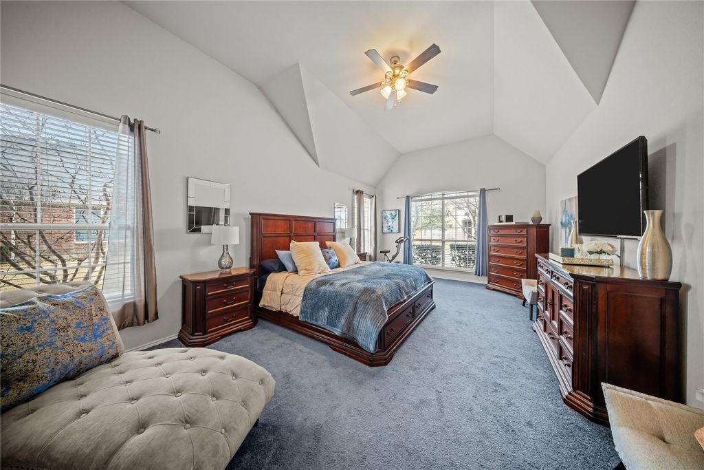 Image 19 of property listing at 656 Memorial Hill Way, Murphy, TX 75094