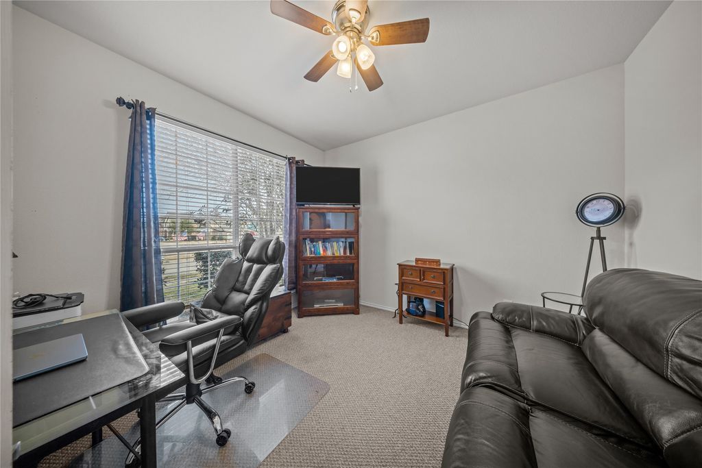 Image 23 of property listing at 656 Memorial Hill Way, Murphy, TX 75094