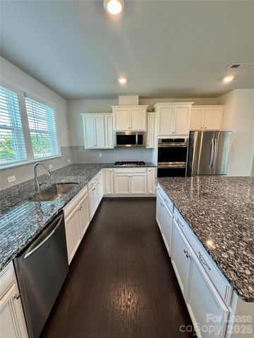 7937 Reunion Row Drive, Charlotte, NC 28277