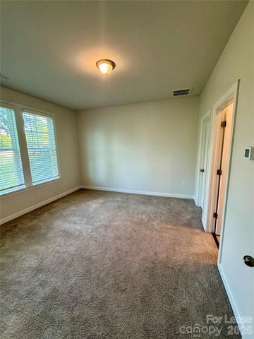 7937 Reunion Row Drive, Charlotte, NC 28277