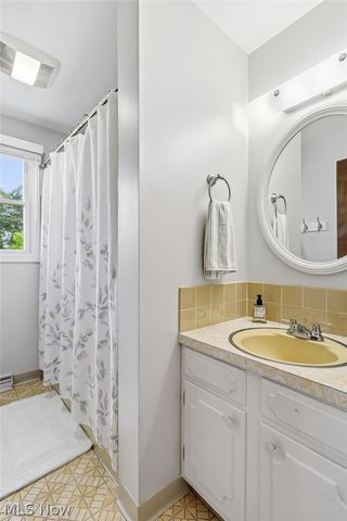 7891 Autumnwood Street NW, North Canton, OH 44720