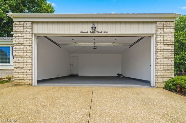 7891 Autumnwood Street NW, North Canton, OH 44720