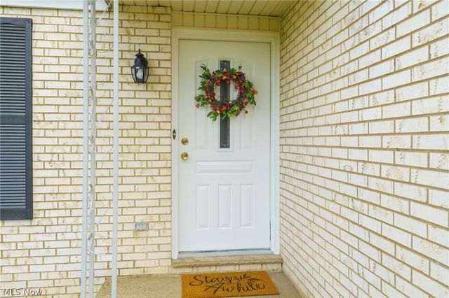 7891 Autumnwood Street NW, North Canton, OH 44720