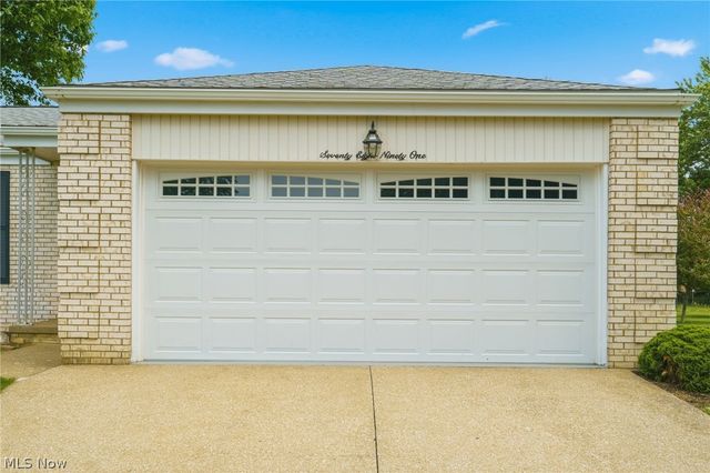 7891 Autumnwood Street NW, North Canton, OH 44720