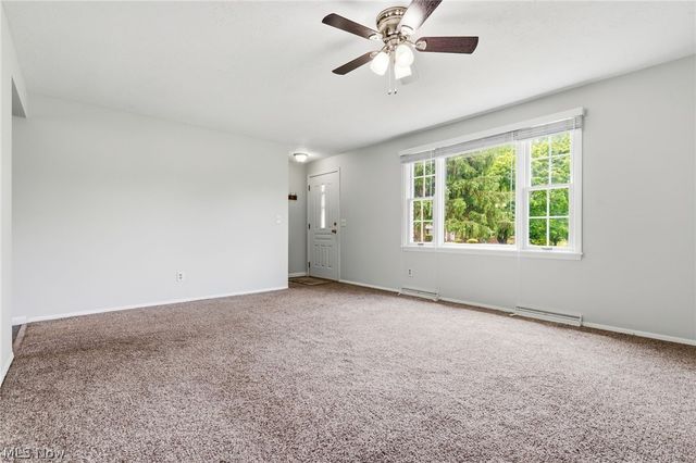 7891 Autumnwood Street NW, North Canton, OH 44720