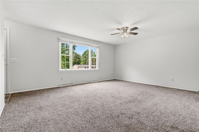 7891 Autumnwood Street NW, North Canton, OH 44720