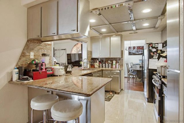 7544 Easthill Dr, San Diego, CA 92114
