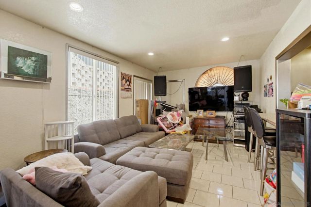 7544 Easthill Dr, San Diego, CA 92114