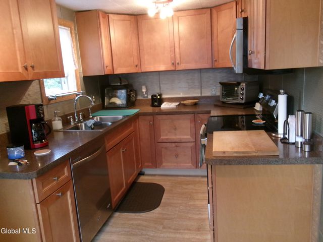 63 Dale Street, Rensselaer, NY 12144