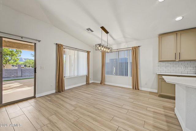 2521 W DARREL Road, Phoenix, AZ 85041