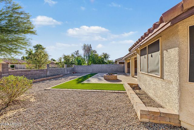 2521 W DARREL Road, Phoenix, AZ 85041