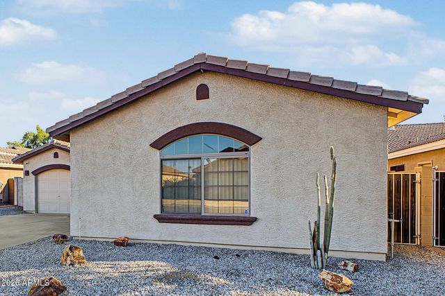 2521 W DARREL Road, Phoenix, AZ 85041