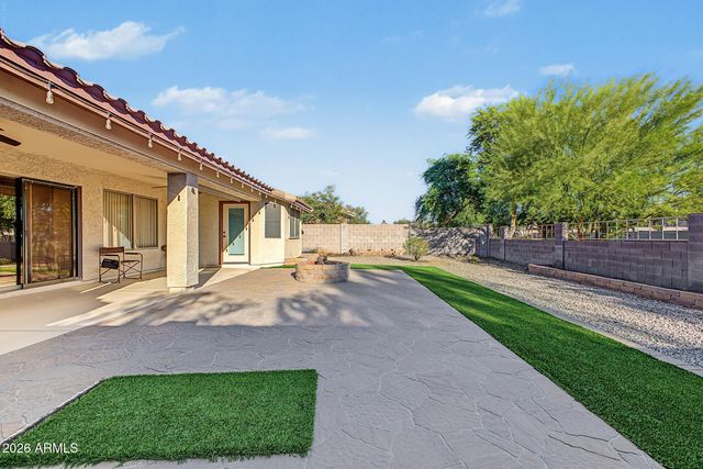 2521 W DARREL Road, Phoenix, AZ 85041