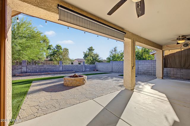 2521 W DARREL Road, Phoenix, AZ 85041