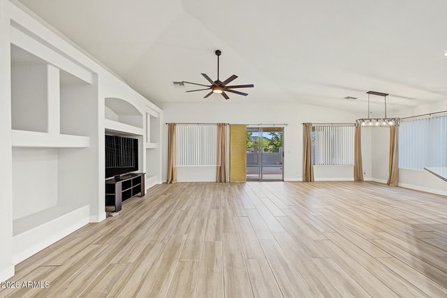 2521 W DARREL Road, Phoenix, AZ 85041