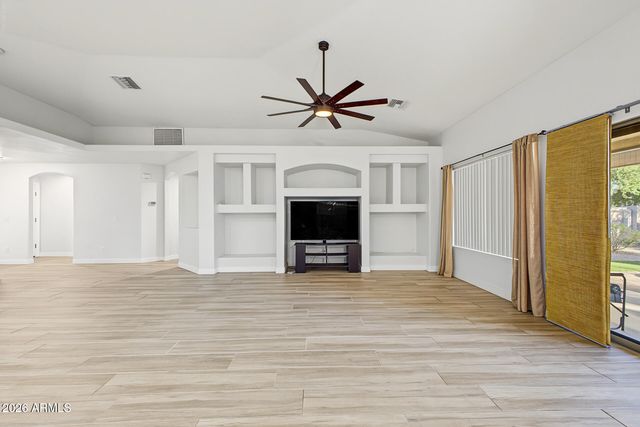 2521 W DARREL Road, Phoenix, AZ 85041