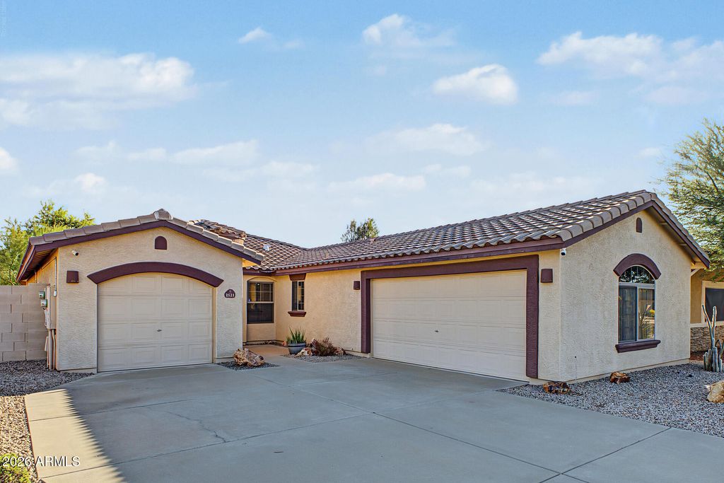 2521 W DARREL Road, Phoenix, AZ 85041 — photo 2