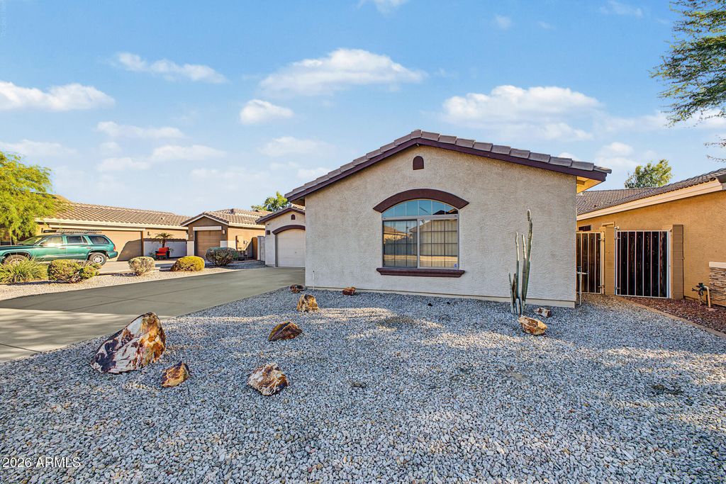 2521 W DARREL Road, Phoenix, AZ 85041 — photo 3