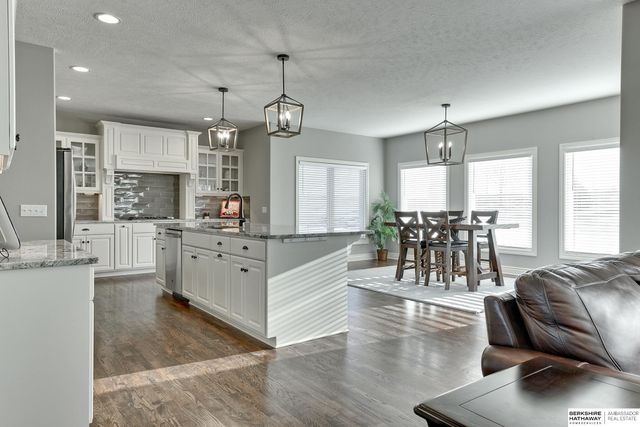 12708 S 73 Street, Papillion, NE 68046