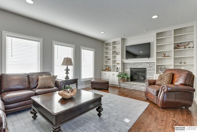 12708 S 73 Street, Papillion, NE 68046