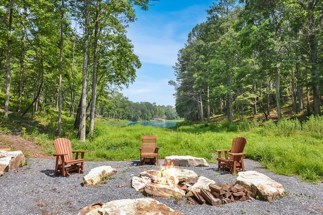 177R Overlook Way, Ellijay, GA 30536