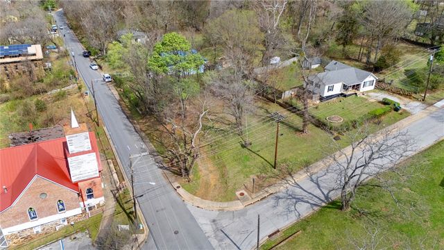 2 N Willow Avenue, Fayetteville, AR 72701