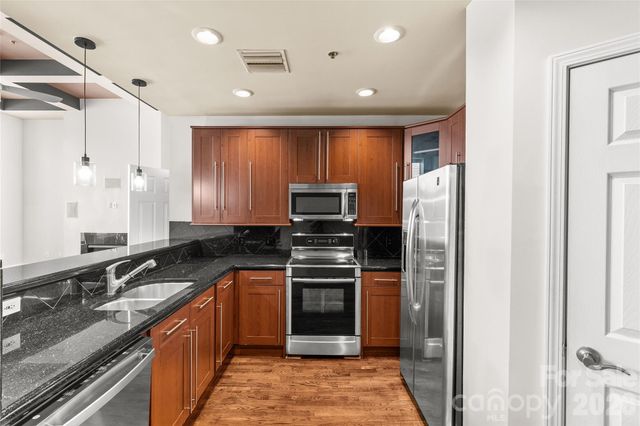 127 N Tryon Street 410, Charlotte, NC 28202