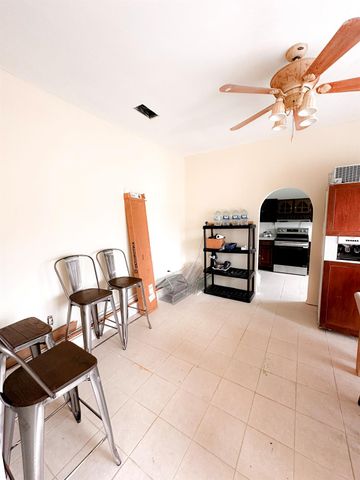 638 Kelly Lane, Angleton, TX 77515